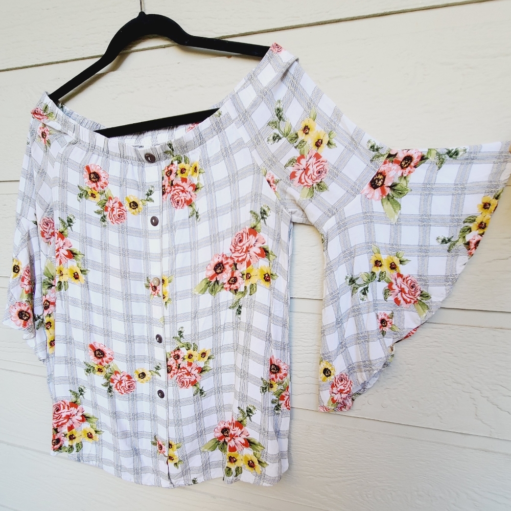 Mts Off the Shoulder Floral Bell Sleeves Top
M